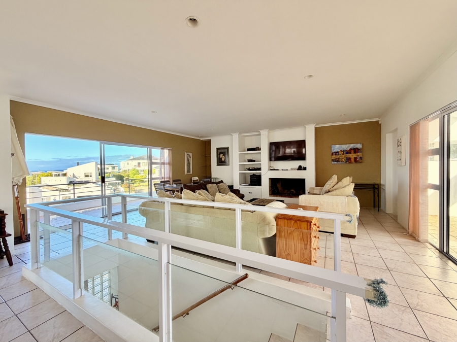 5 Bedroom Property for Sale in Vermont Western Cape